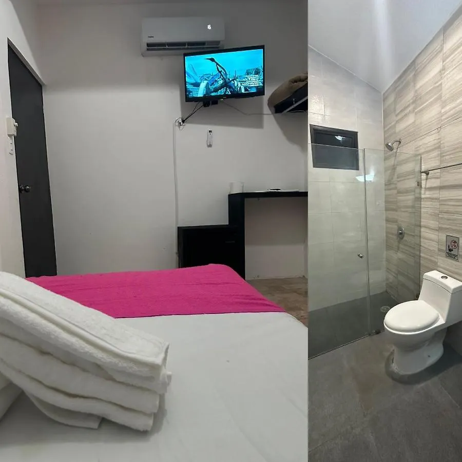 Homestay Home To Wait Flight - Cancun Mexico